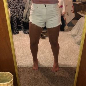 HANDMADE WHITE DENIM LEVI CUTOFFS